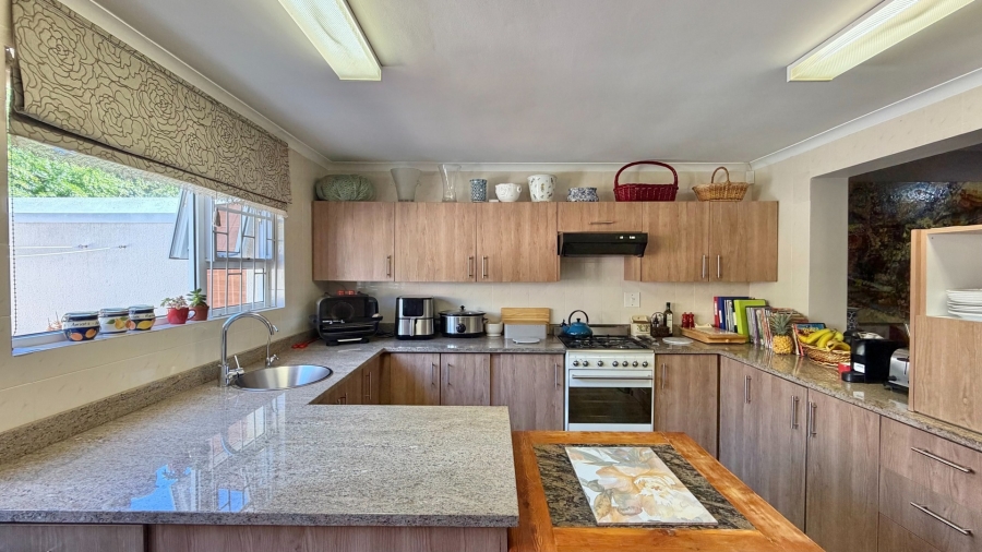 3 Bedroom Property for Sale in Paradyskloof Western Cape